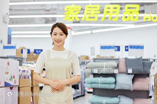 家居生活的美學向導 家居用品區女導購的溫情與專業